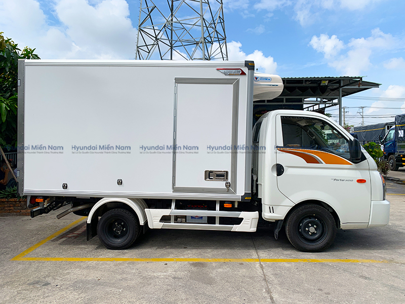 HYUNDAI PORTER 150 ĐÔNG LẠNH - THÙNG DÀI 3M05 - TẢI 1,2 TẤN - 4