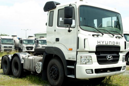 Xe đầu kéo Hyundai HD700